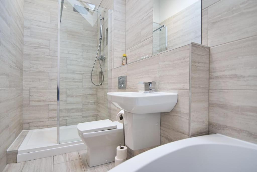 Hoxne Cottages - Sunflower Cottage With Private Hot Tub York Exteriör bild