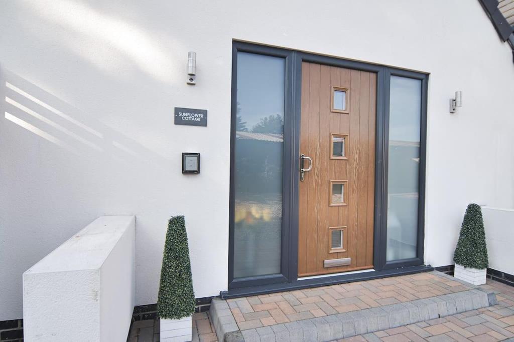 Hoxne Cottages - Sunflower Cottage With Private Hot Tub York Exteriör bild